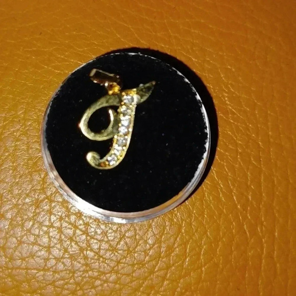 💙🌹Gold plated letter pendant "J" with faux diamonds - Picture 3 of 7